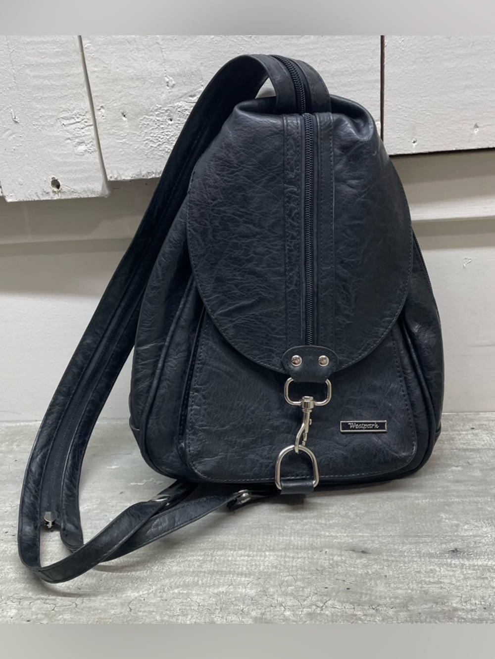 Westpark Sling Backpack‎ Womens Medium Black Faux Leather Convertible Excellent